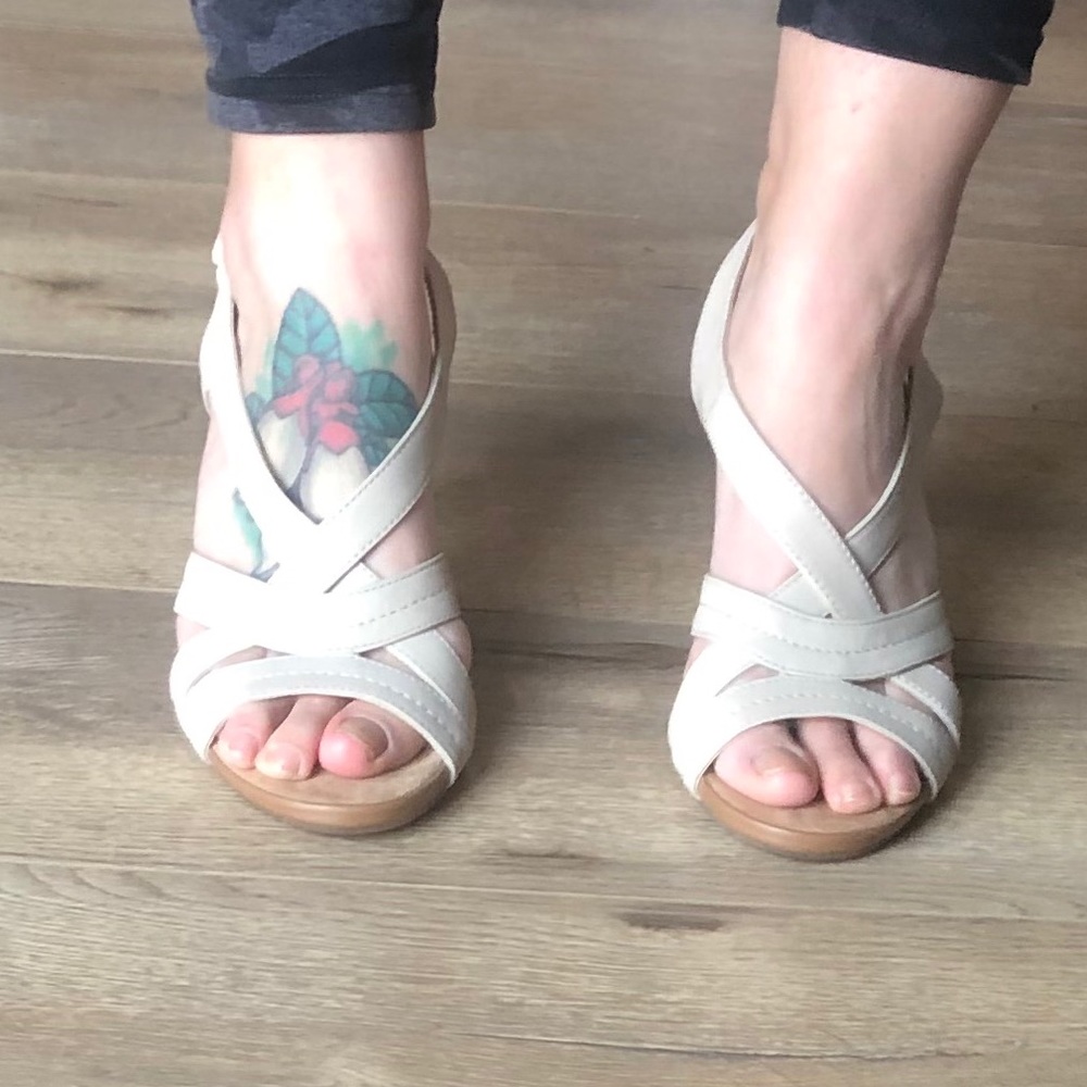 2 for $20 - EUC Strappy cream heeled sandals